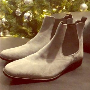 Light Gray Suede/Black Men’s Chelsea Boots